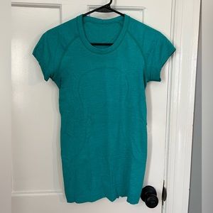 Lulu lemon size 6 shirt